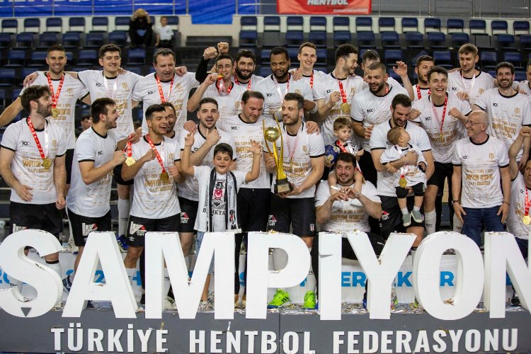 Erkeklerde 'Süper' şampiyon Beşiktaş Safi Çimento -