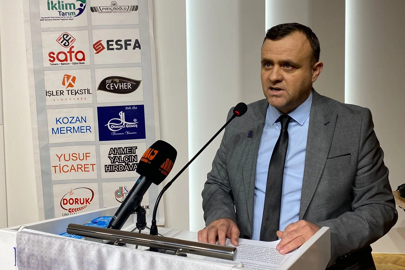 ESDER: Esnafa altın madalya takın! -