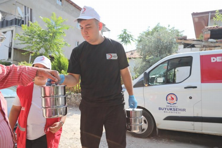 Evlere yemek servisiyle aç kalmayacak -