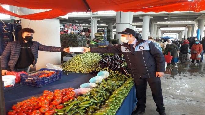 GEBZE’DE PAZARCILARA KORUYUCU MASKE