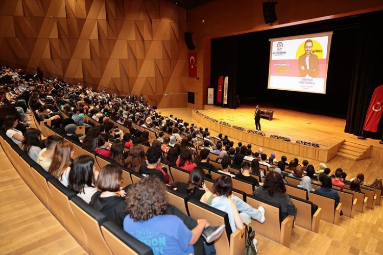 Gençlik Buluşmaları’nda Gri Koç rüzgarı -