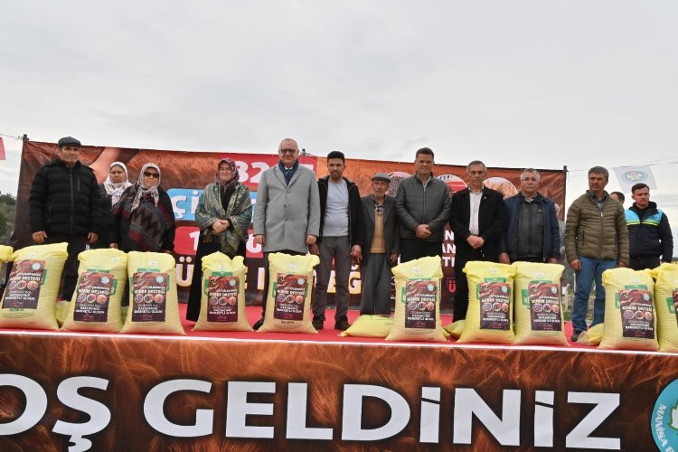 Gördes’te 1004 üreticiye 230 ton gübre desteği -