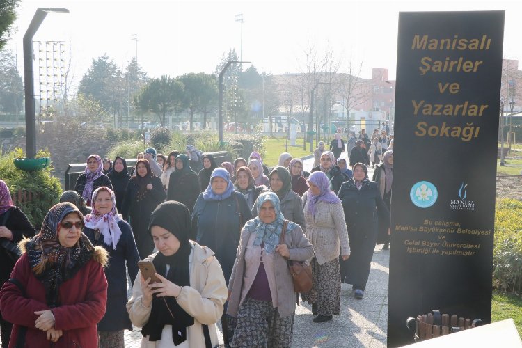 Gördesli kadınlar Manisa'da ağırlandı -