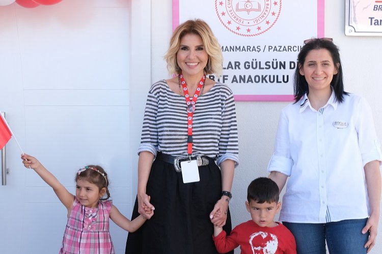 Gülben Ergen'den 44'üncü ana okulu -