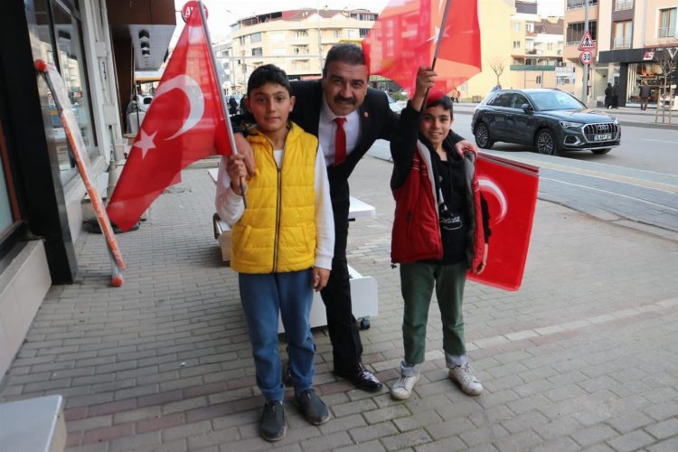 Gürsu’da renkli anlara yol açan bayrak sevdası -