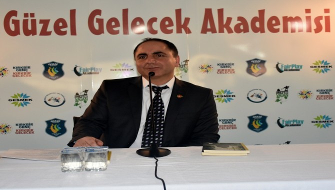 Güzel Gelecek Akademisi’nde kariyer söyleşilerinde Gazeteci Altun Gençlerle Buluştu