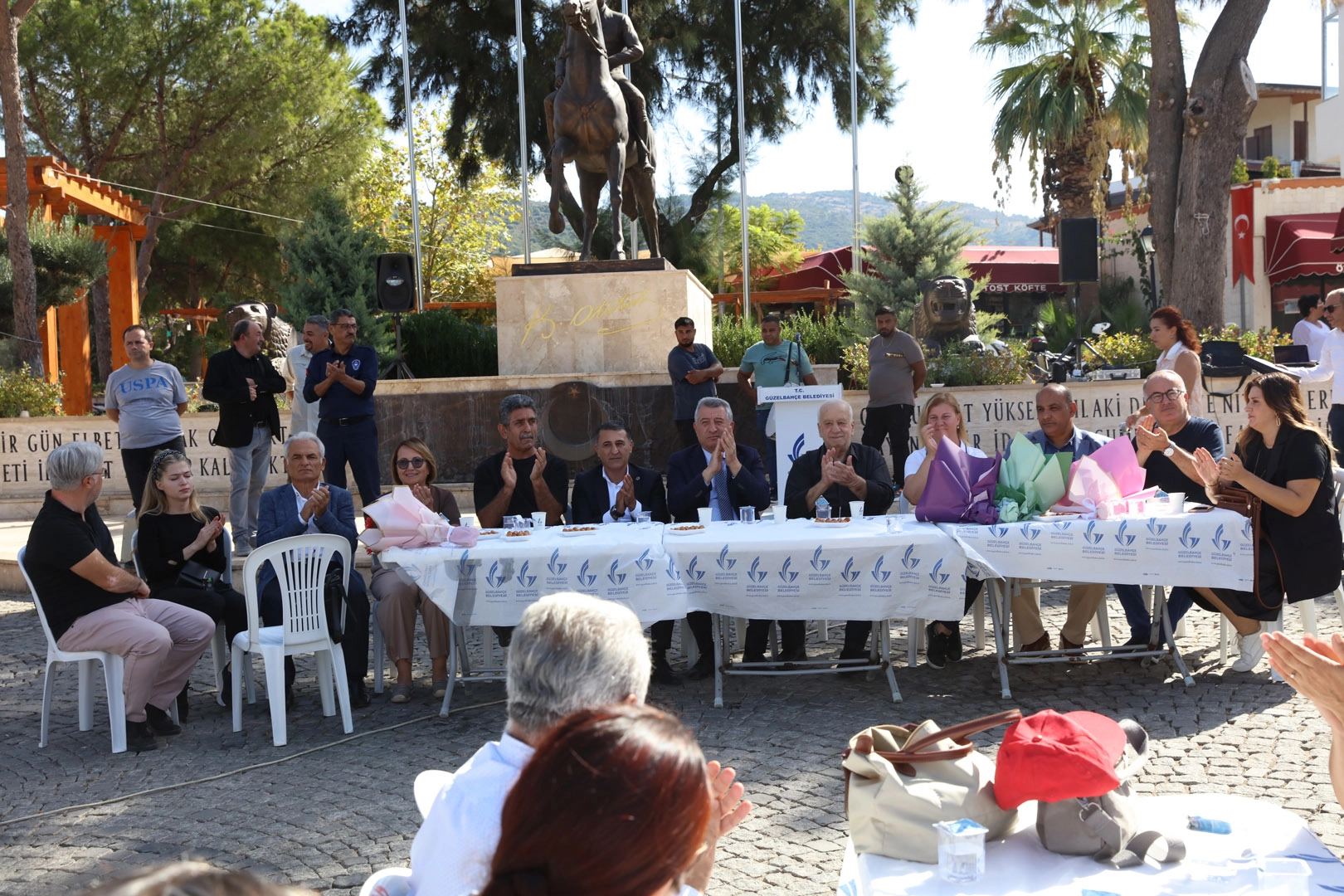 Güzelbahçe’de çifte toplu sözleşme mutluluğu -