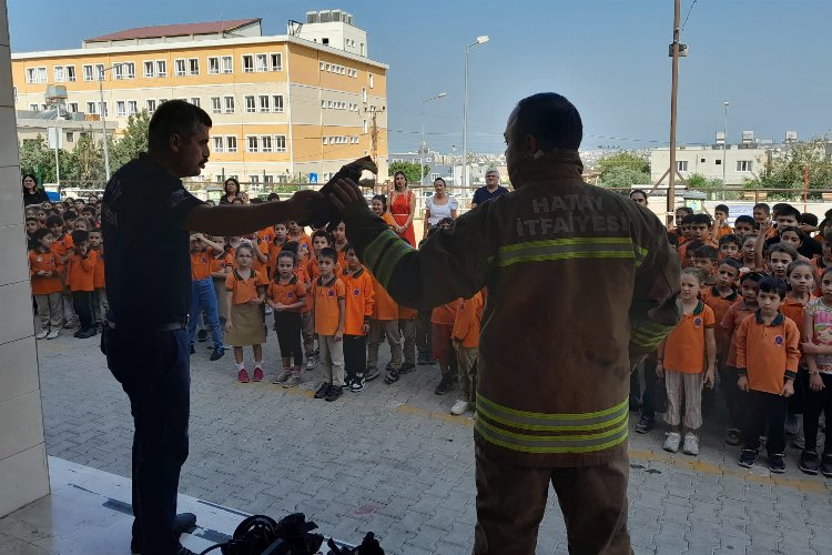 Hatay'da çocuklar meslekleri tanıyor -