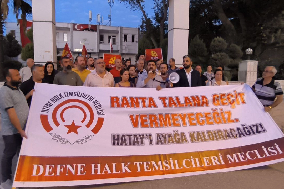 Hatay Defne'den 'bankamatik memurları'na tepki! -