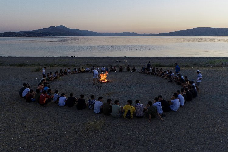 Hazar'da gençlerin kamp coşkusu -