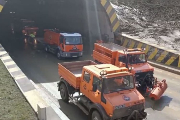 Heyelandan kapanan Bolu Dağı Tüneli yeniden ulaşıma açılıyor -