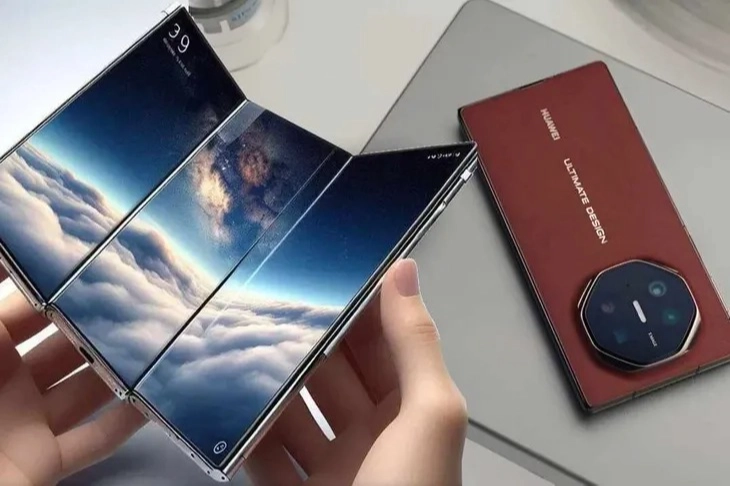 Huawei Mate XT ile ilk üçe katlanabilir telefonu tanıttı -