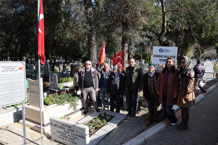 Huzurevi Sakinleri Topçu Yüzbaşı’nı Mezarı başında andı -