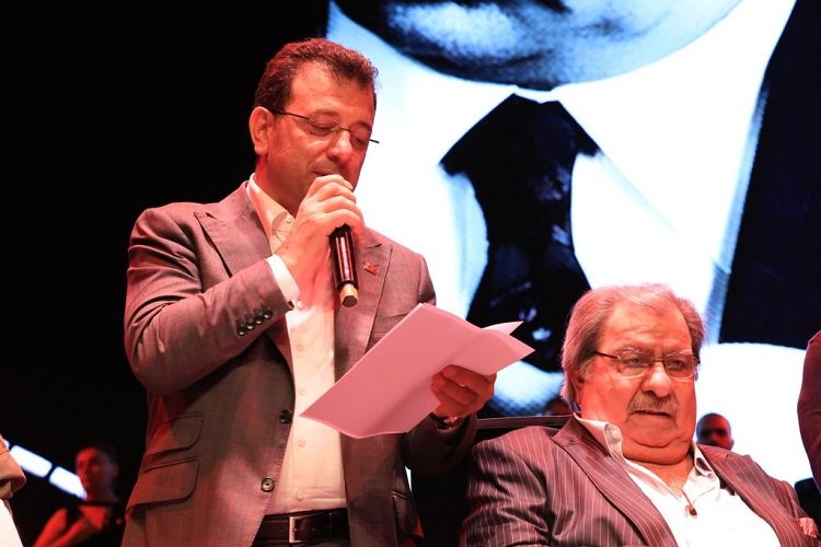 İBB'den Arif Sağ'a saygı duruşu -