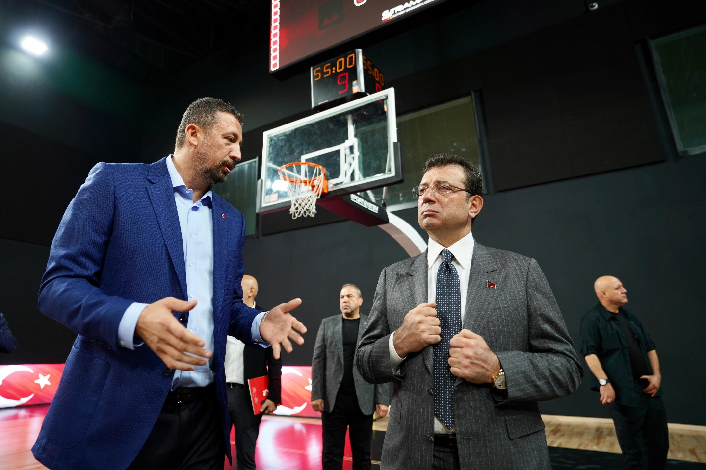 İmamoğlu'ndan Basketbol Gelişim Merkezi'ne ziyaret -