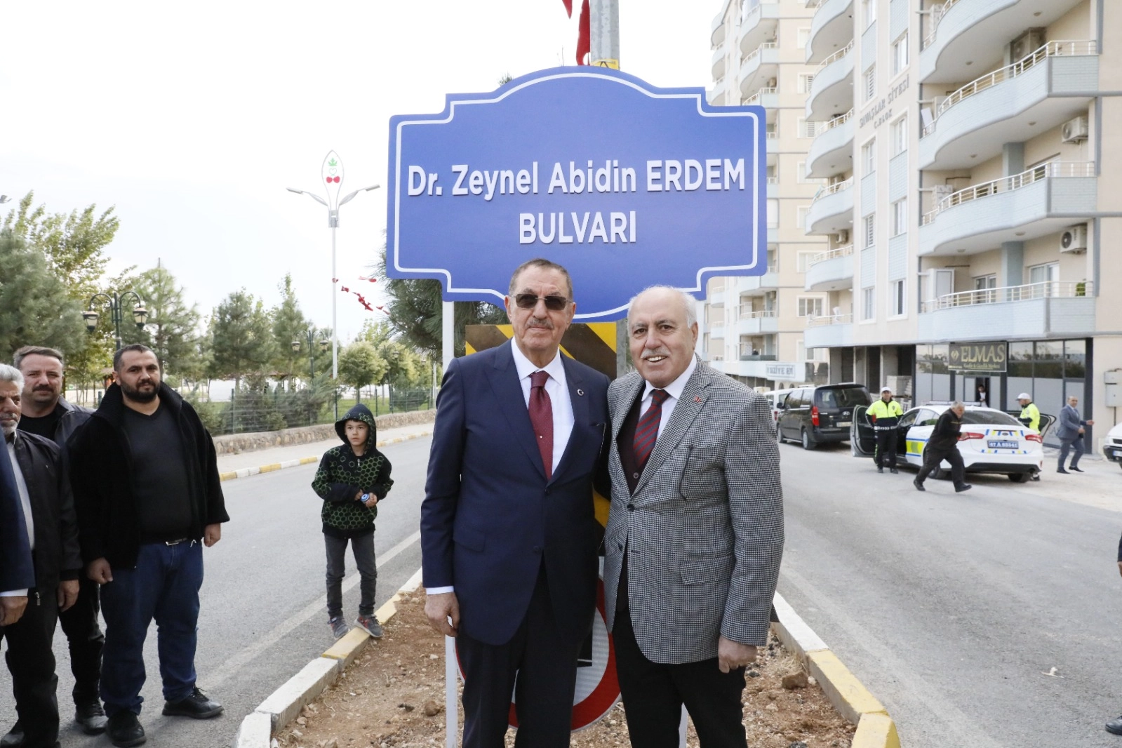 İş adamı Zeynel Abidin Erdem'den Yeşilli ilçesine okul sözü -