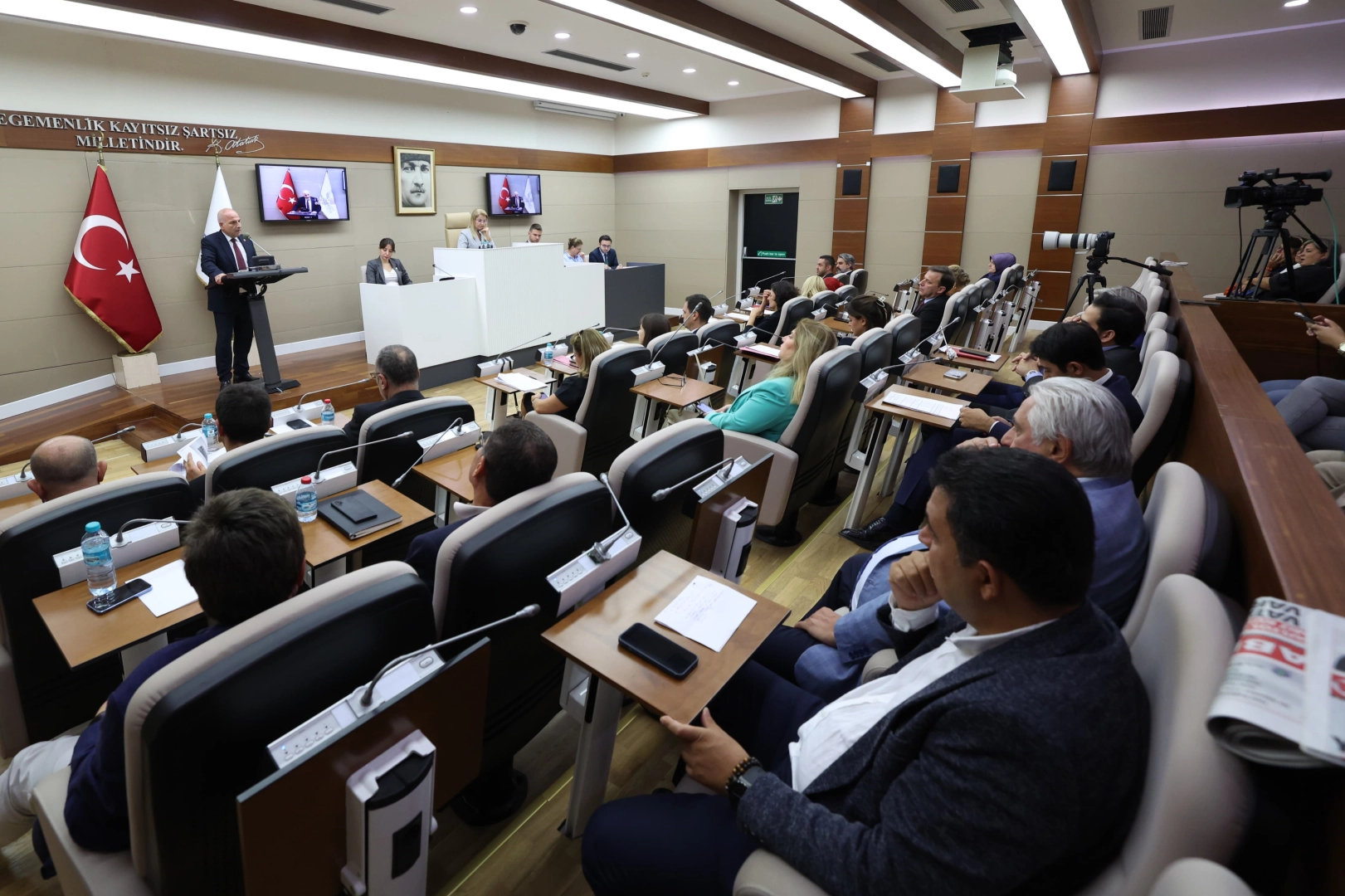 İstanbul Bakırköy'den emekli ve öğrencilere nakdi destek -