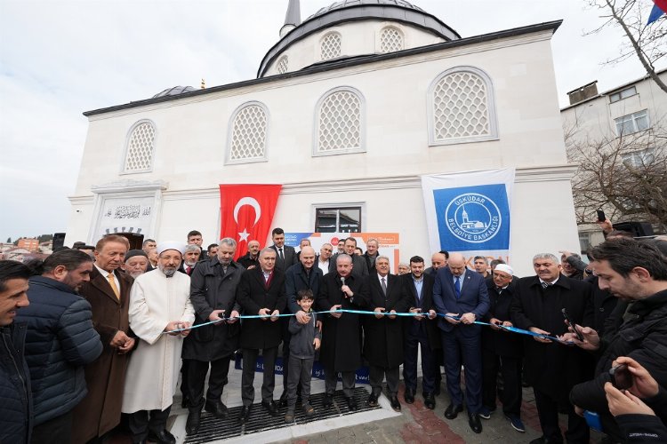 İstanbul Üsküdar'da Kıroğlu Camii ibadete açıldı -