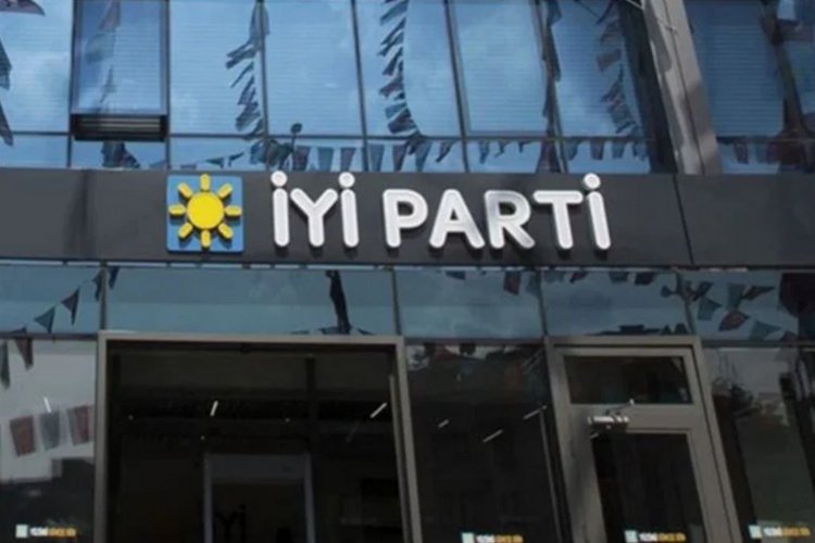 İYİ Parti'de 4 ilçe başkanı görevden alındı -