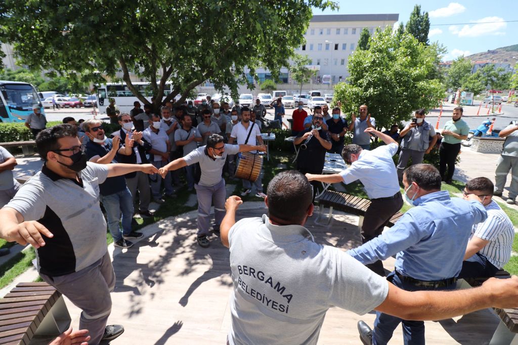 İzmir Bergama’da toplu sözleşme sevinci