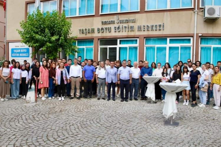 İzmir Bergama'da 'Yaşam Boyu' üniversiteli oldular! -