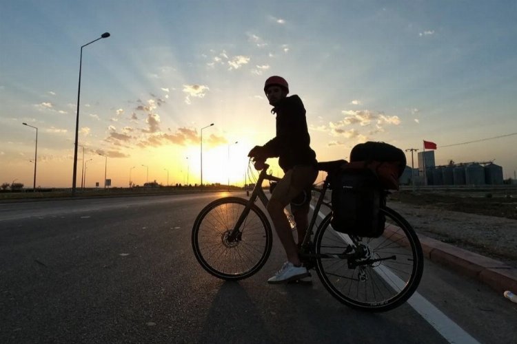 İzmir'den Ağrı'ya 24 gün pedal çevirdi -