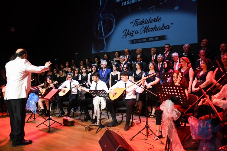 İzmir Karabağlar'da yaza türkülü 'merhaba' -