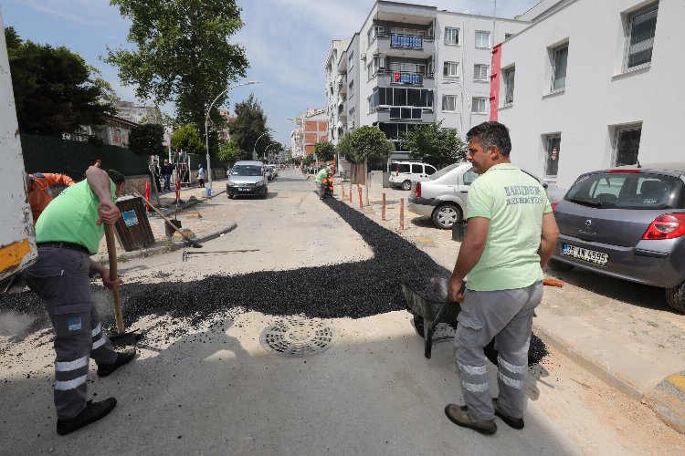 İzmir Narlıdere'de asfalt mesaisi -