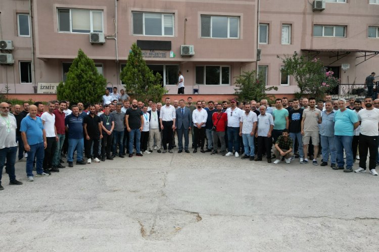 İzmit Belediyesi Fen İşleri ailesi bayramlaştı  -