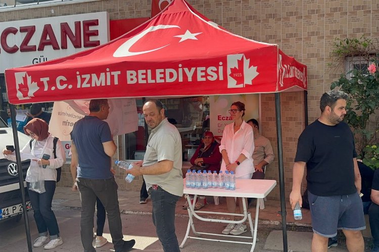 İzmit Belediyesi YKS adaylarının heyecanına ortak oldu -