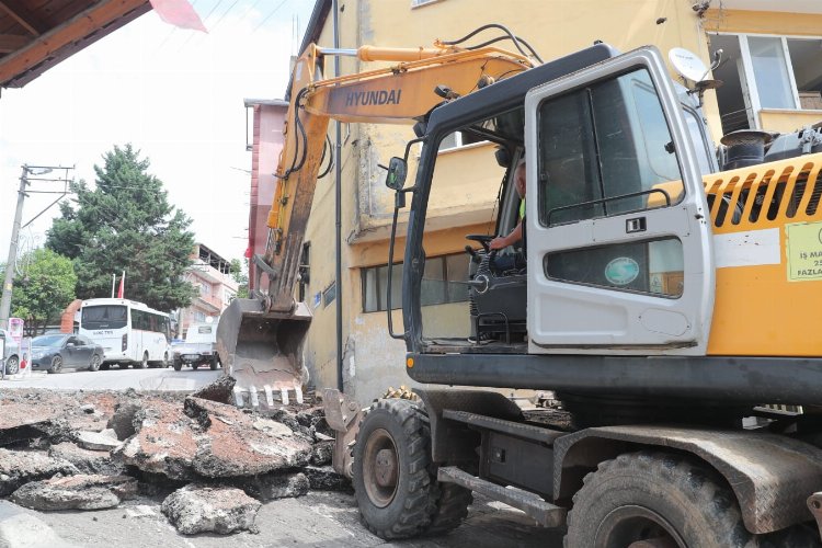 İzmit Tavşantepe Caddesi’nde konforlu ulaşım için çalışılıyor -