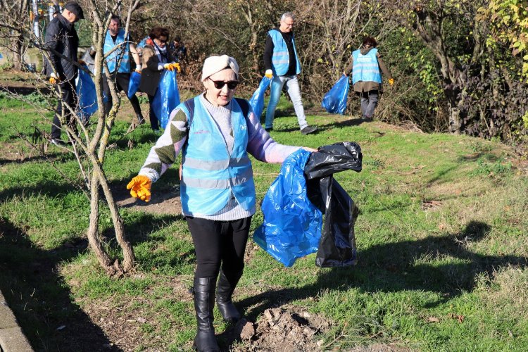 İzmit'te çevre temizliği seferberliğine devam -