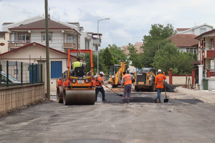 İzmit'te modern yollar için çalışmalar sürüyor -