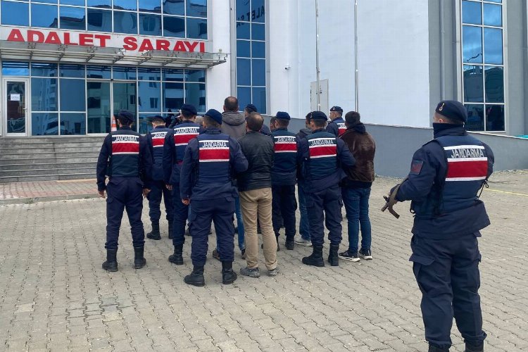 Jandarma Keşan’da aranan 6 kişiyi yakaladı -