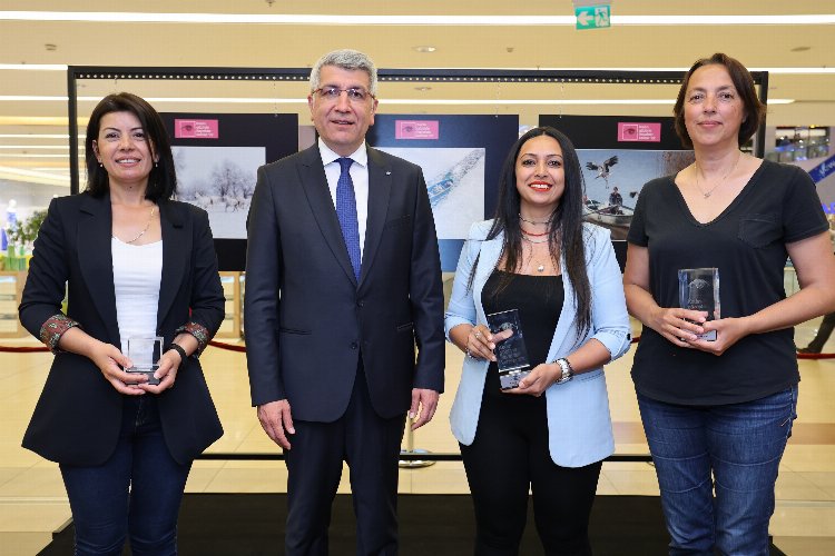 'Kadın Gözüyle Hayattan Kareler' ödüllerine kavuştu -