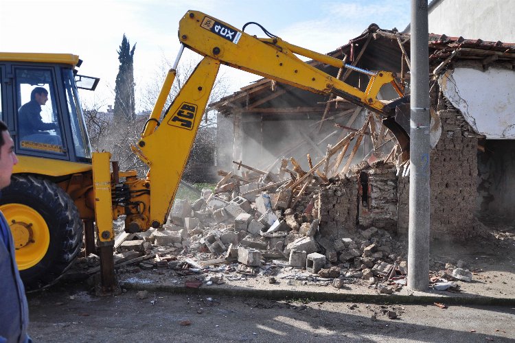 Karacabey’de metruk bina sorununa kökten çözüm -