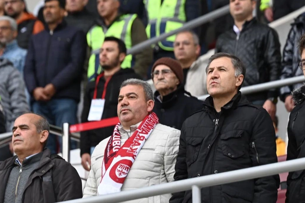 Karamanspor'a Başkan Yeşildaş'tan destek -