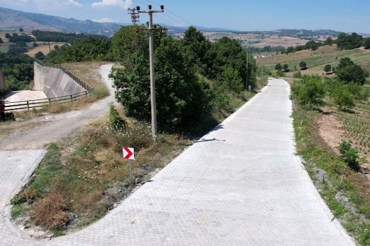 Karamürsel Çamdibi Mahallesi’ne parke -