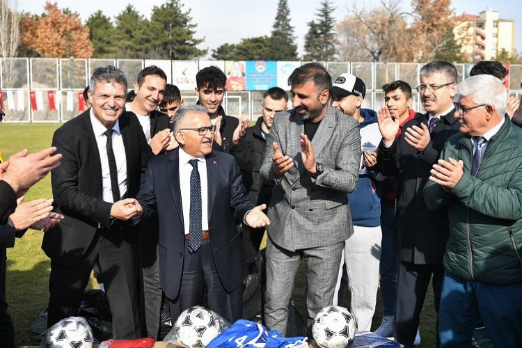 Kayseri Büyükşehir'den amatör kulüplere büyük destek -