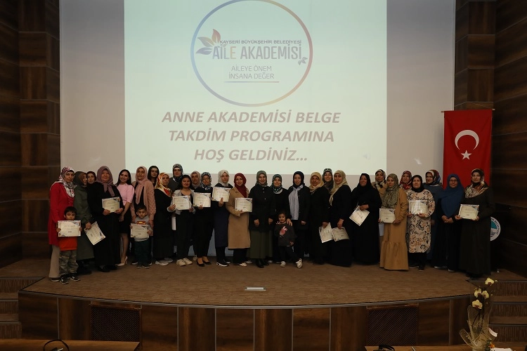 Kayseri Büyükşehir'den Anne Akademisi -