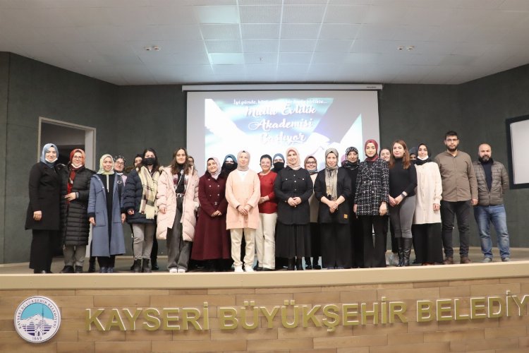 Kayseri Büyükşehir'den 'Mutlu Evlilik Akademisi' -