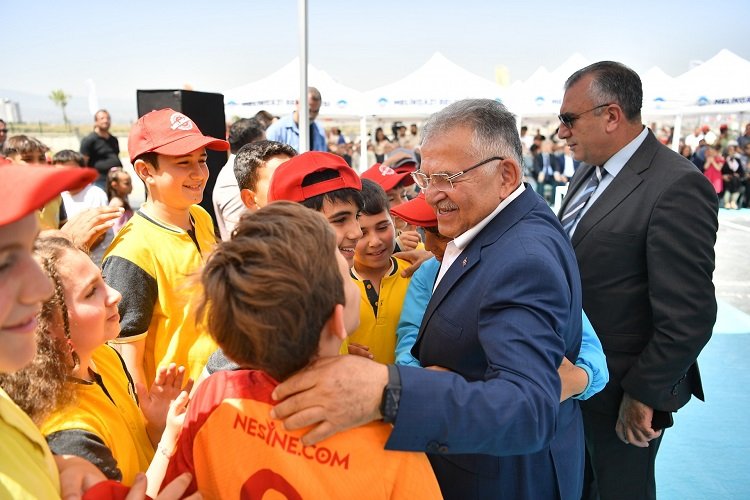 Kayseri Büyükşehir'den öğrencilere kariyer tavsiyeleri -