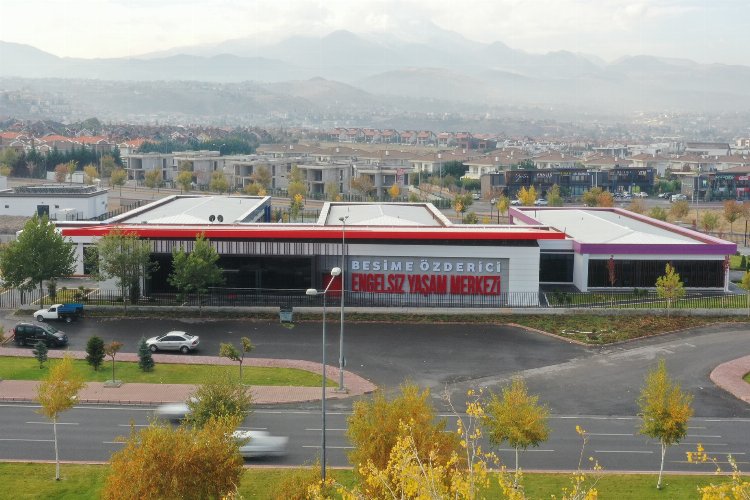 Kayseri Büyükşehir 'engelsiz yaşam' sunuyor