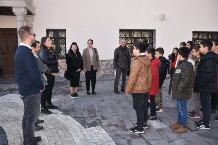 Kayseri Kocasinan'dan depremzede çocuklara moral -