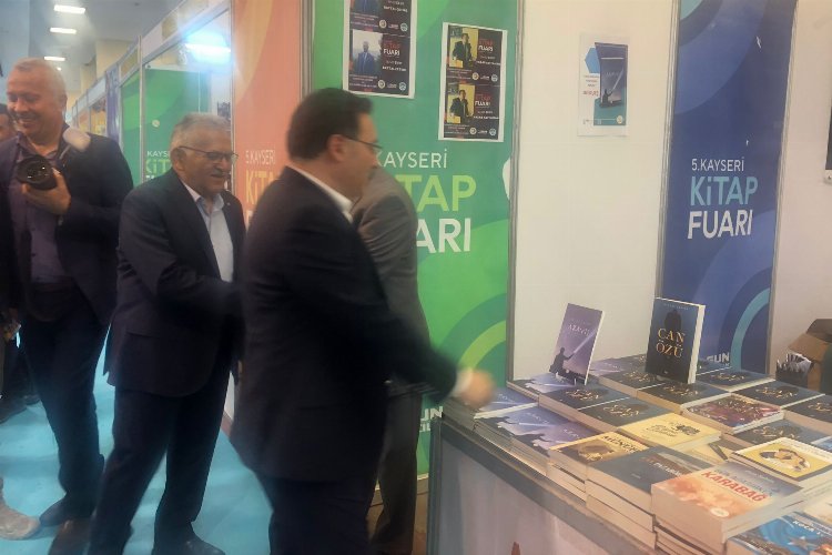 Kayseri protokolünden Kitap Fuarı çıkarması -