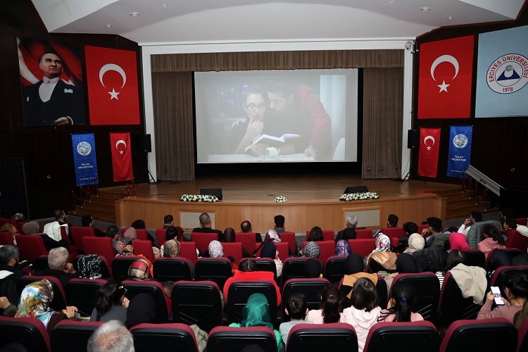 Kayseri Talas'ta 3 Aralık'a özel film gösterimi -