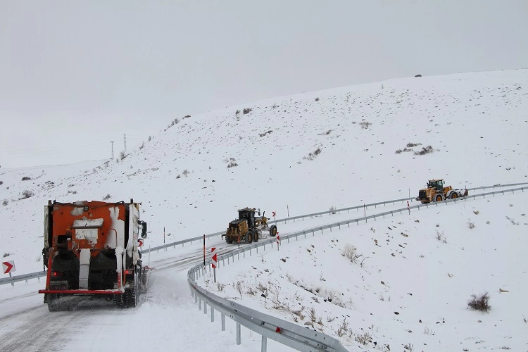 Kayseri Talas'ta kış çalışmaları sürüyor -