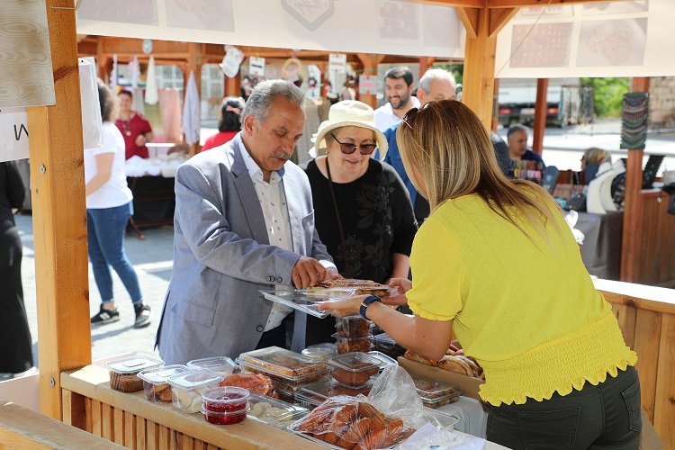 Kayseri Talas'ta Maharetli Eller Pazarı açıldı -