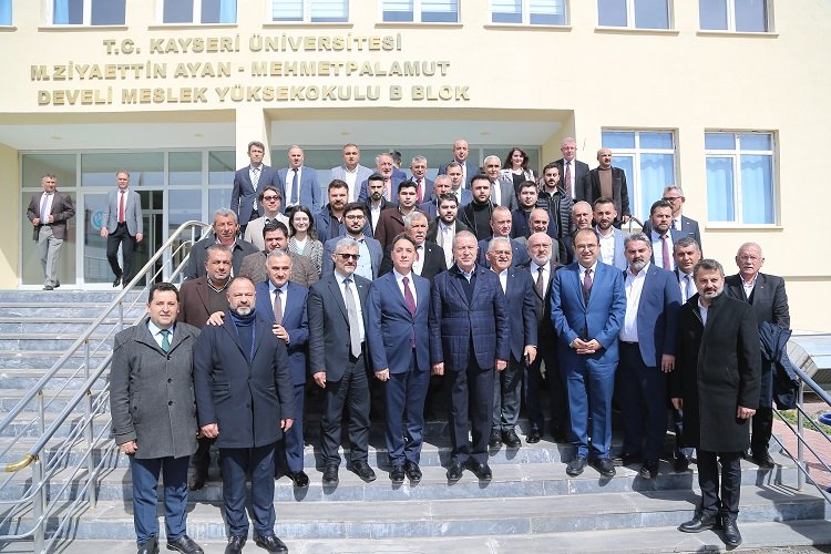 Kayseri Üniversitesi protokolle taçlandı -