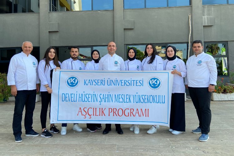 KAYÜ Aşçılık öğrencileri Mersin’den ödülle döndü -